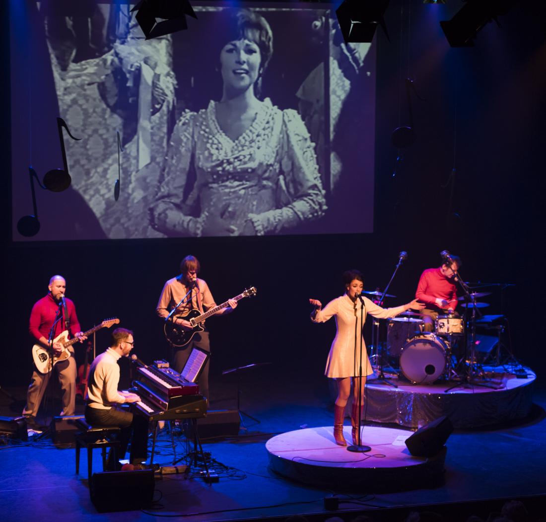 Jackobond ontroert met schitterend Marva-hulde (fotoalbum en videocl